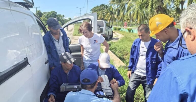 ETECSA Anuncia Restablecimiento de Comunicaciones en Granma, Pero Usuarios Desmienten la Información