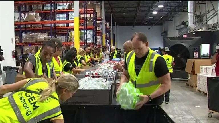 EE.UU. Moviliza Ayuda para el Caribe Tras el Huracán Melissa, Excluyendo a Cuba de la Asistencia