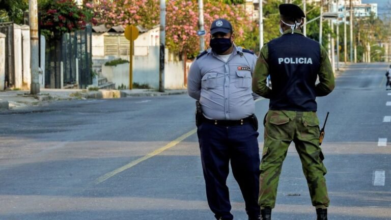 Denuncian Agresión de un Uniformado Contra un Anciano en Santiago de Cuba