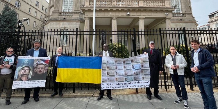 Opositores cubanos protestan en Washington contra presencia de mercenarios en guerra de Ucrania