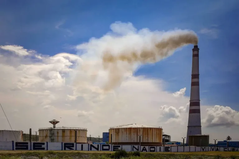 Sale del sistema la unidad 3 de la termoeléctrica de Santa Cruz en medio de crisis energética