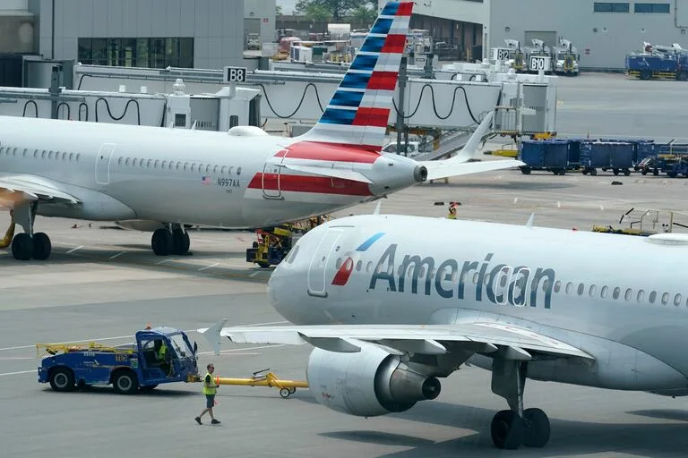 Mujer de Florida Demanda a American Airlines Tras Ser Inculpada Falsamente en Tráfico de Drogas en las Bahamas