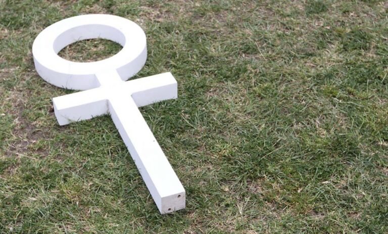 Una Madre de Tres Hijos se Convierte en la Víctima 34 de Feminicidio en Cuba en 2025 feminicidio-onu-mujeres-LC5-1160×700