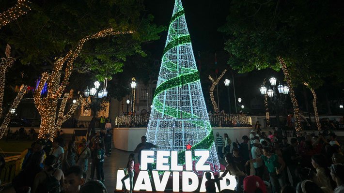Venezuela inicia oficialmente la Navidad tras decreto anticipado de Nicolás Maduro
