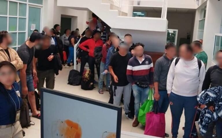 México deporta a 85 cubanos en medio de un panorama migratorio cada vez más hostil