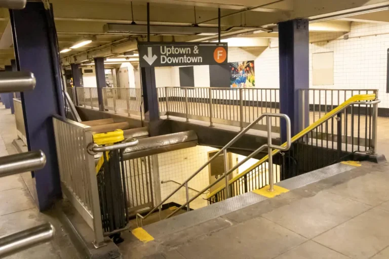 Peligroso reincidente libre por jueces de NY ataca de nuevo con cuchillo en el metro