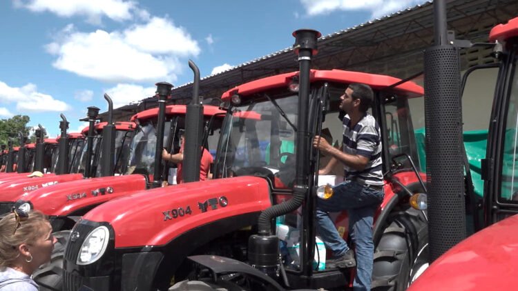 Tabacuba vende equipos a precios inflados a productores de tabaco