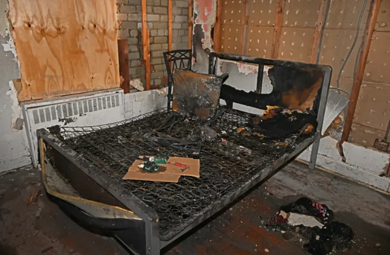 Investigan si Fumar en la Cama Causó el Incendio que Le Costó la Vida a un Bombero Héroe en Nueva York