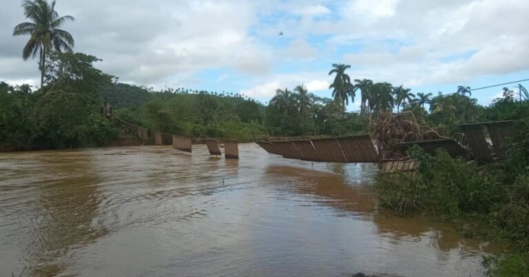 Río Miel se Desborda e Inunda Barrios de Baracoa Tras Intensas Lluvias