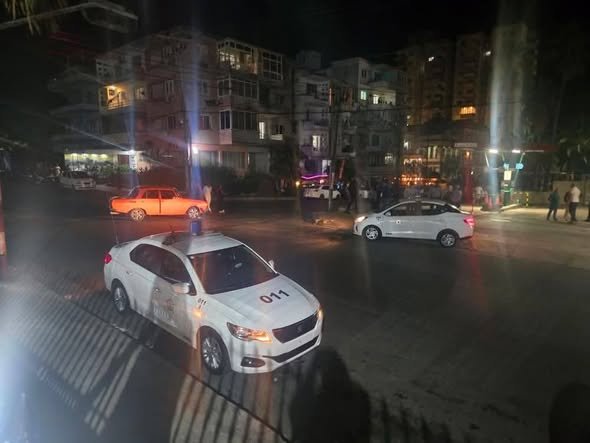 Choque entre Patrulla y Vehículo Civil en El Vedado Expone Falta de Mantenimiento Vial