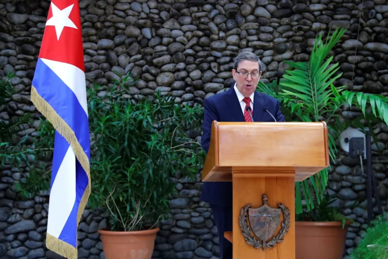 Cuba rechaza ayuda humanitaria de EE.UU. que no pase por el control estatal