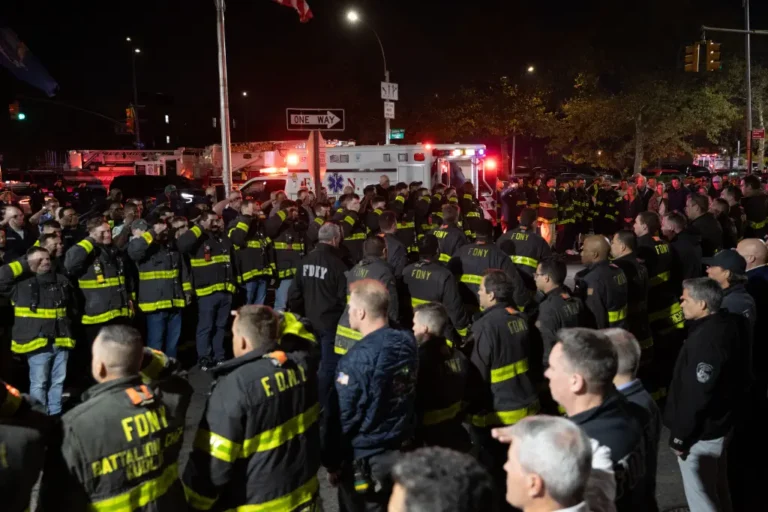 Firefighter-Dead-001