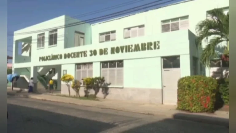 «Mi Nieta Se Ahogaba»: Abuela Denuncia Negligencia y Maltrato en Policlínico de Santiago de Cuba