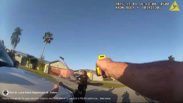 Adolescente de Florida Enfrenta Cargo Grave por Atacar Patrulla con Pala