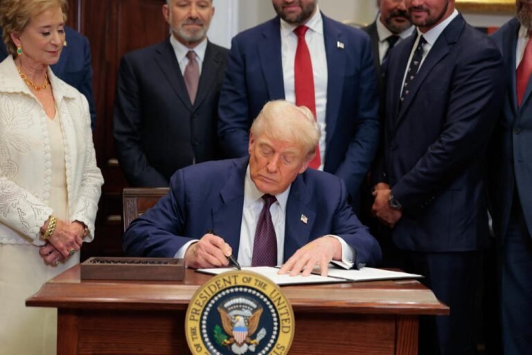 Trump Firma «Misión Génesis» para Recuperar el Liderazgo Mundial en Innovación de ciencia y tecnología