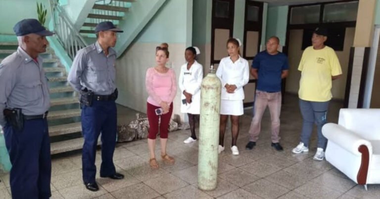 1764889335-roban-balon-oxigeno-hospital-manzanillo-plena-crisis-sanitaria