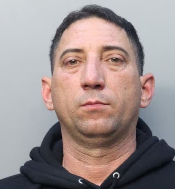 1766098711-arrestan-cubano-miami-dade-acusado-fraude-hipotecario-300-mil-dolares