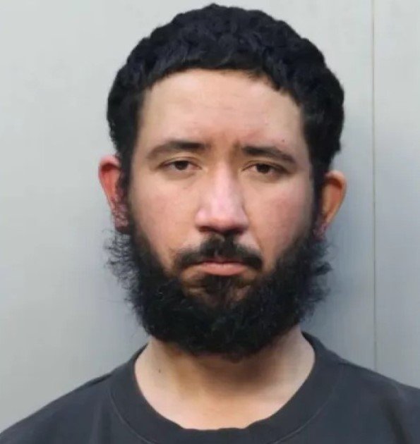 1766960316-cubano-tras-rejas-acusado-intentar-quitarle-vida-pareja-miami-dade