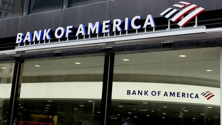 Bank of America y IRS Notifican a Cubanos sobre Riesgo de Cuentas Congeladas GettyImages-1409539653-1024×576