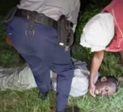 Vecinos atrapan a presunto arrebatador en Guantánamo tras robo de celulares