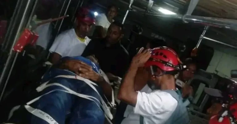 Buey atropella a hombre en Yateras: Rescate en medio de la ruralidad evidencia precariedad y solidaridad rescate-en-yateras-evidencia-retos-en-comunidades-rurales-JDNBKLJ