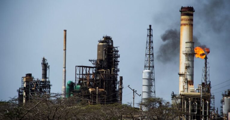 Petrolera estadounidense adopta postura cautelosa frente a llamado presidencial de inversión inmediata