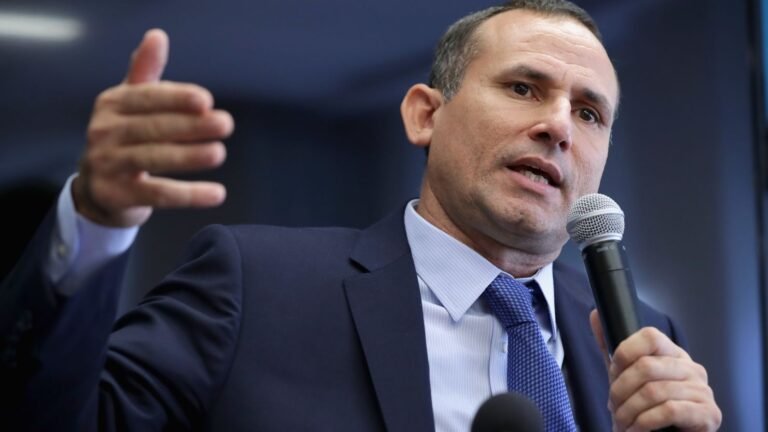 «Hagan las maletas y a correr»: José Daniel Ferrer pone fecha de caducidad al régimen cubano tras avistamiento de portaaviones de EE.UU.