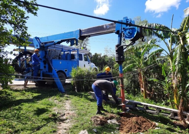 ETECSA Busca Nuevos Linieros: Convocatoria para Curso Presencial de Tres Meses en La Habana