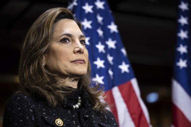 «Cortar el suministro vital»: María Elvira Salazar pide un bloqueo energético total contra Cuba y lanza una advertencia directa a México