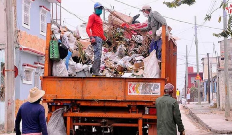 Comunales Playa: denuncian que director adjunto bajó a chofer por 8 meses tras discusión conyugal y por negarse a participar en negocios ilícitos