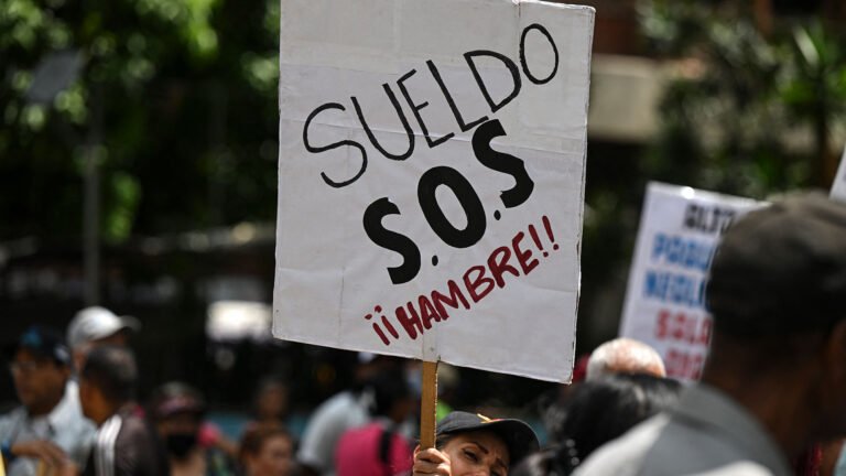 Trabajadores de escuelas en Marianao denuncian que gobierno municipal no pagó estímulo salarial aprobado: “Hay un desfalco de millones de pesos”