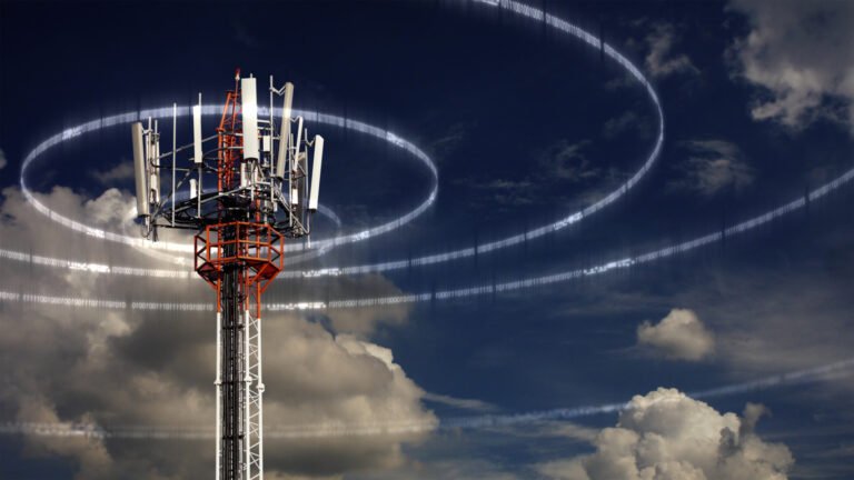 Denuncian que falla la telefonía en la zona de La Sal por averías en torre: cuando se va la corriente no hay servicio