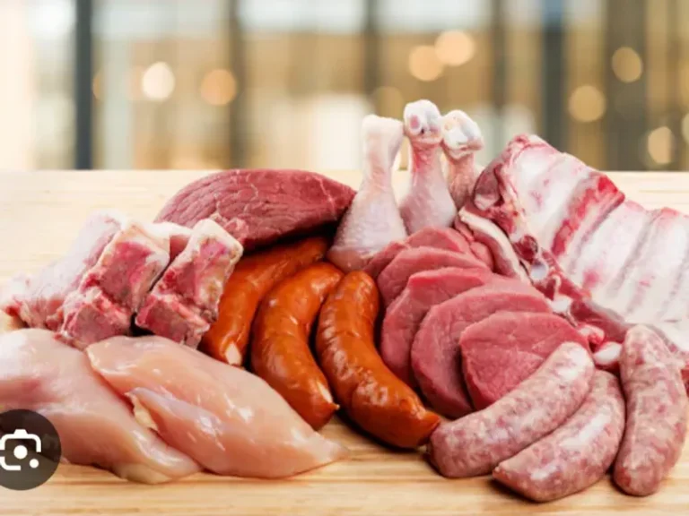 GRANMA, CUBA: El imperio «asqueroso» de la carne – procesamiento podrido, mataderos ilegales, yeguas preñadas sacrificadas y carne de perro y gato camuflada para el consumo
