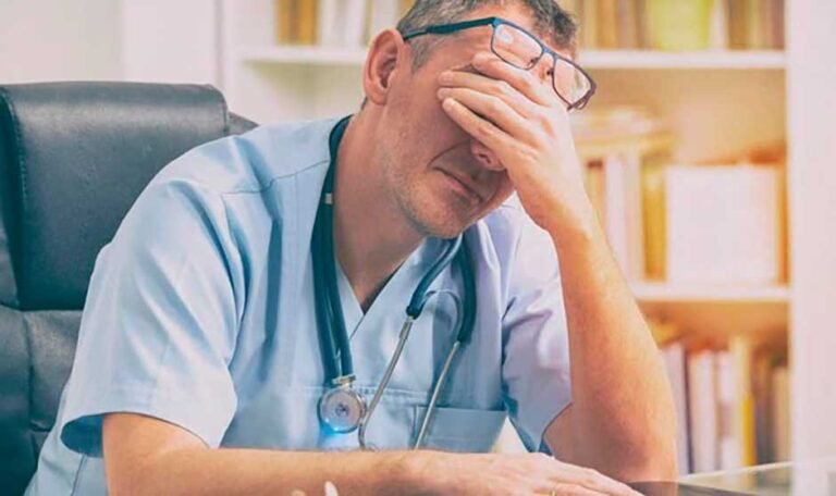 -si-un-medico-gana-mucho-es-porque-trabaja-mas-que-una-maquina-de-amazon--8953