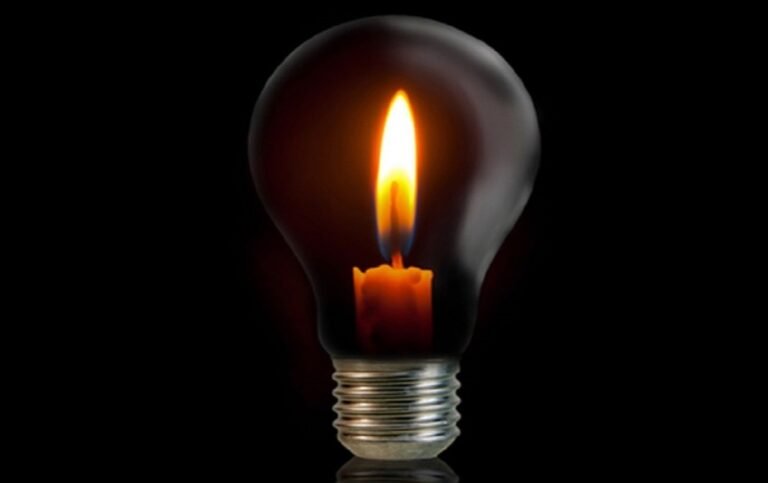 Vecinos del Bloque 4 denuncian que continúan sin servicio eléctrico pese a reportes de restablecimiento